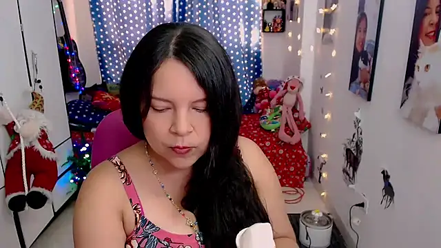 claryssa  online show from 12-22-24, 08:58