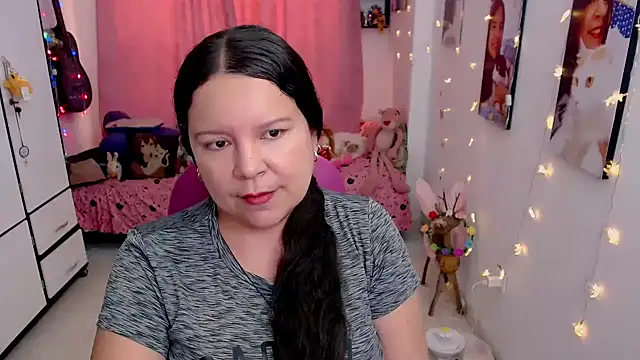 claryssa  online show from 05-06-26, 09:53