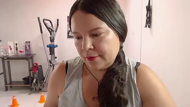 claryssa  online show from 05-13-26, 08:38