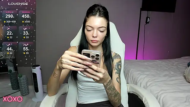 Mariella Adamss online show from 10-09-25, 01:31