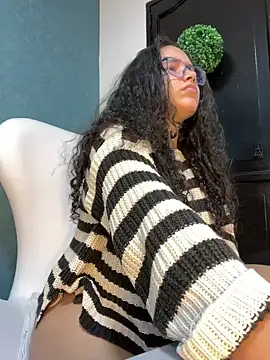 CurlyGirl 1 online show from 02-18-25, 11:33