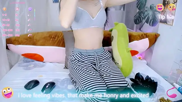 Ly   online show from 03-21-26, 02:27