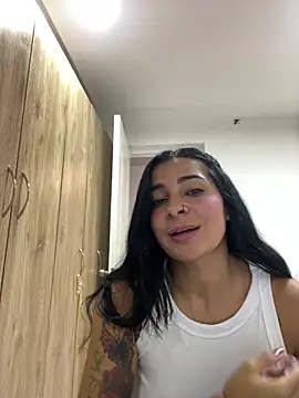 Snapshot of Meganmilk1 chatting on 02-10-26, 01:37 Meganmilk1 online show from 02-10-26, 01:37