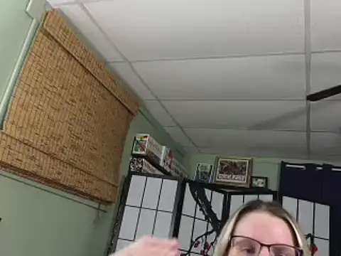 Sarahtineke online show from 01-12-25, 04:21