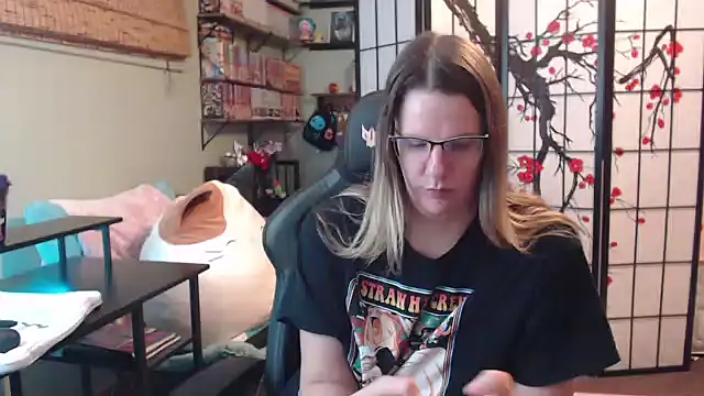 Snapshot of Sarahtineke chatting on 02-10-26, 06:23 Sarahtineke online show from 02-10-26, 06:23