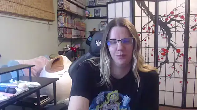 Snapshot of Sarahtineke chatting on 02-17-26, 03:25 Sarahtineke online show from 02-17-26, 03:25