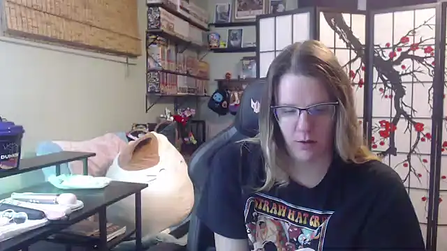 Snapshot of Sarahtineke chatting on 03-02-26, 02:24 Sarahtineke online show from 03-02-26, 02:24