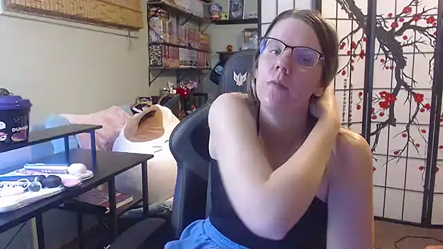 Snapshot of Sarahtineke chatting on 03-03-26, 04:13 Sarahtineke online show from 03-03-26, 04:13