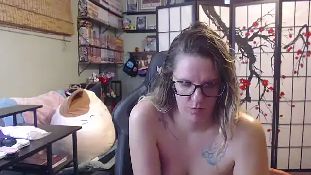 Snapshot of Sarahtineke chatting on 03-20-26, 05:51 Sarahtineke online show from 03-20-26, 05:51