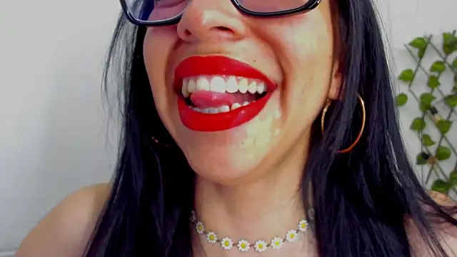 Snapshot of Katty_mouth chatting on 10-11-25, 01:42 Katty mouth online show from 10-11-25, 01:42