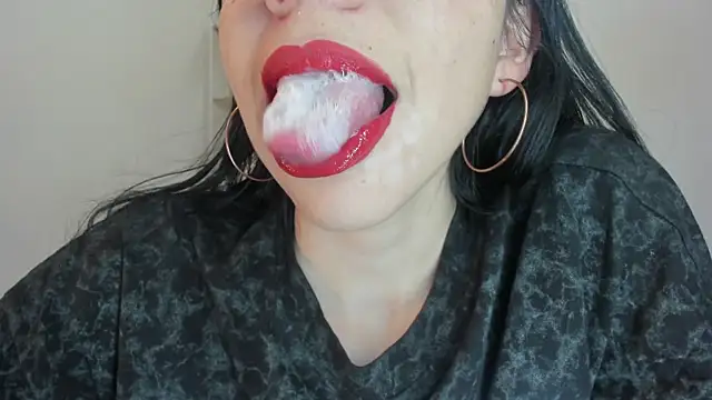 Snapshot of Katty_mouth chatting on 11-08-25, 09:02 Katty mouth online show from 11-08-25, 09:02