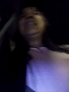 Snapshot of VivienAndClark chatting on 11-13-25, 01:04 VivienAndClark online show from 11-13-25, 01:04