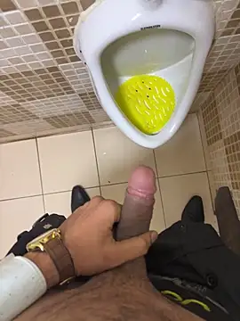 Snapshot of hitlar1026 chatting on 11-04-25, 01:32 hitlar1026 online show from 11-04-25, 01:32