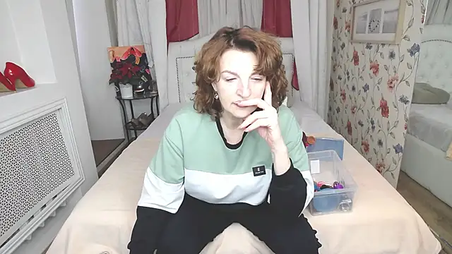 Snapshot of AmiHotGranny chatting on 04-05-26, 12:46 AmiHotGranny online show from 04-05-26, 12:46