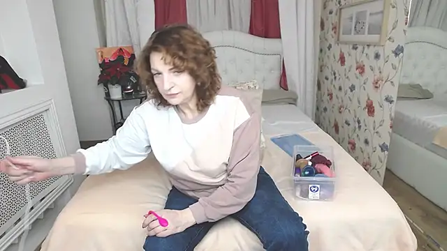Snapshot of AmiHotGranny chatting on 04-10-26, 01:16 AmiHotGranny online show from 04-10-26, 01:16