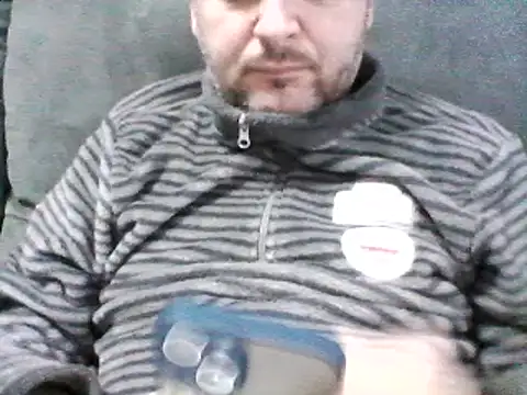 Snapshot of daky_86 chatting on 02-19-25, 04:00 daky 86 online show from 02-19-25, 04:00