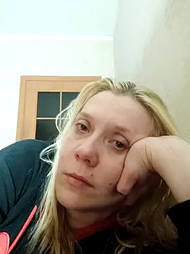Snapshot of LeraSweet chatting on 04-19-26, 07:27 LeraSweet online show from 04-19-26, 07:27