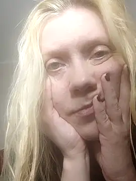 Snapshot of LeraSweet chatting on 04-26-26, 07:11 LeraSweet online show from 04-26-26, 07:11