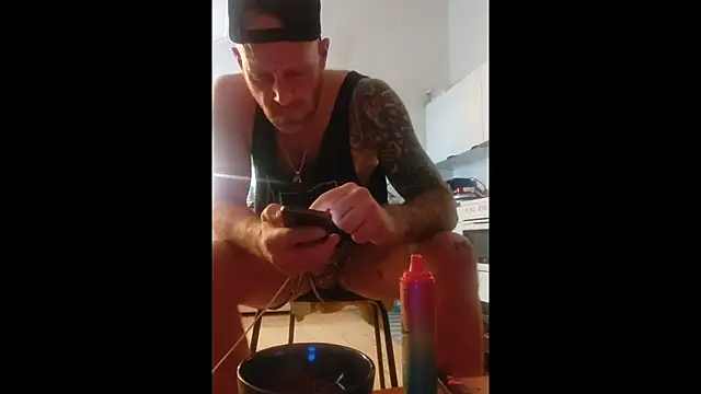 Snapshot of eltoulou chatting on 01-12-25, 07:53 eltoulou online show from 01-12-25, 07:53