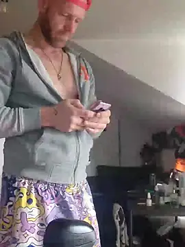 Snapshot of eltoulou chatting on 01-19-25, 11:34 eltoulou online show from 01-19-25, 11:34