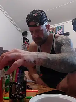 Snapshot of eltoulou chatting on 02-01-25, 12:47 eltoulou online show from 02-01-25, 12:47