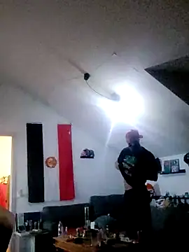 Snapshot of eltoulou chatting on 02-05-25, 08:46 eltoulou online show from 02-05-25, 08:46