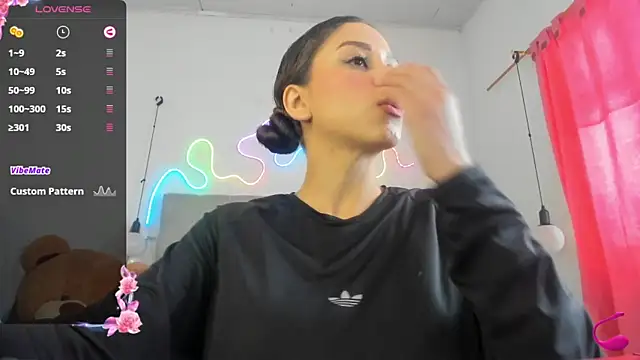 Snapshot of misticasexy chatting on 10-01-25, 08:37 misticasexy online show from 10-01-25, 08:37