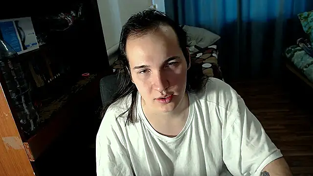 Snapshot of EvaMiron chatting on 01-08-25, 07:34 EvaMiron online show from 01-08-25, 07:34