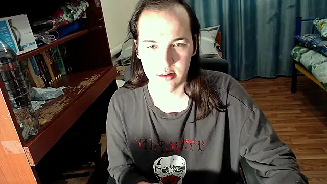 Snapshot of EvaMiron chatting on 01-11-25, 01:06 EvaMiron online show from 01-11-25, 01:06