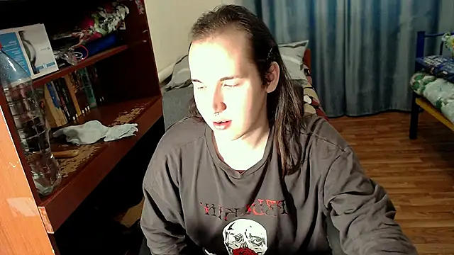 Snapshot of EvaMiron chatting on 01-11-25, 04:27 EvaMiron online show from 01-11-25, 04:27