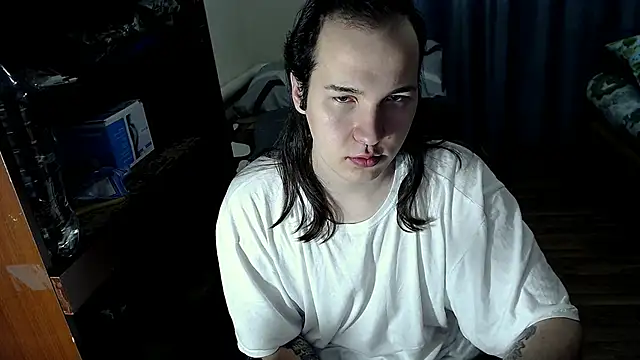 Snapshot of EvaMiron chatting on 01-15-25, 01:02 EvaMiron online show from 01-15-25, 01:02