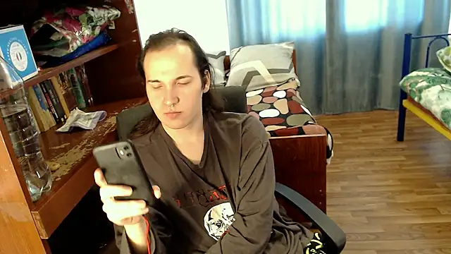 Snapshot of EvaMiron chatting on 01-26-25, 07:42 EvaMiron online show from 01-26-25, 07:42