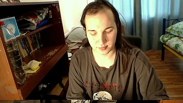 Snapshot of EvaMiron chatting on 02-04-25, 09:07 EvaMiron online show from 02-04-25, 09:07