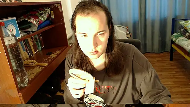 Snapshot of EvaMiron chatting on 02-05-25, 05:20 EvaMiron online show from 02-05-25, 05:20