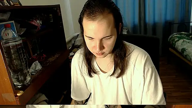 Snapshot of EvaMiron chatting on 02-11-25, 05:16 EvaMiron online show from 02-11-25, 05:16