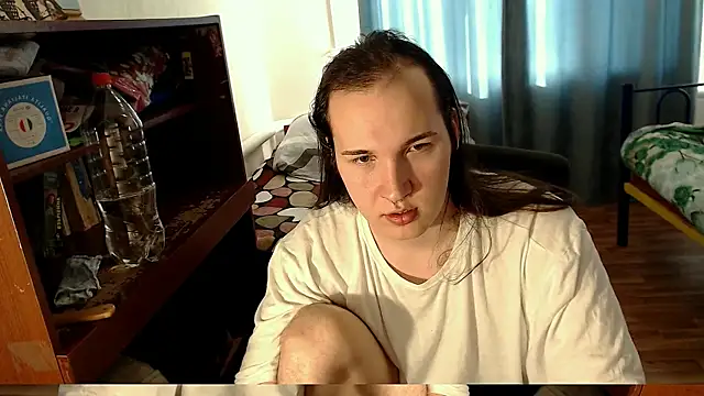 Snapshot of EvaMiron chatting on 02-11-25, 08:26 EvaMiron online show from 02-11-25, 08:26