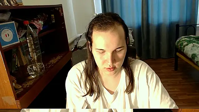 Snapshot of EvaMiron chatting on 02-11-25, 11:32 EvaMiron online show from 02-11-25, 11:32