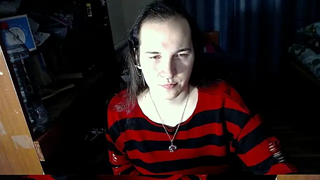 Snapshot of EvaMiron chatting on 02-13-25, 04:28 EvaMiron online show from 02-13-25, 04:28