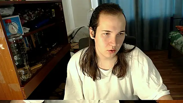 Snapshot of EvaMiron chatting on 02-16-25, 07:15 EvaMiron online show from 02-16-25, 07:15