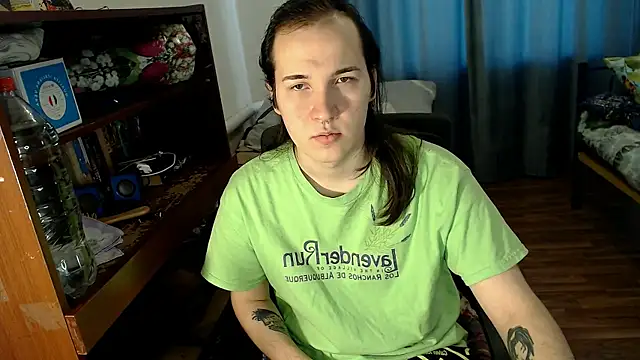 Snapshot of EvaMiron chatting on 02-19-25, 05:16 EvaMiron online show from 02-19-25, 05:16