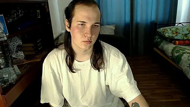 Snapshot of EvaMiron chatting on 02-23-25, 06:17 EvaMiron online show from 02-23-25, 06:17