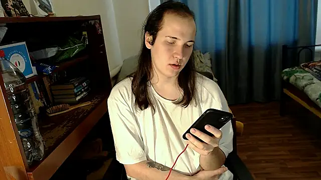 Snapshot of EvaMiron chatting on 03-10-25, 04:28 EvaMiron online show from 03-10-25, 04:28