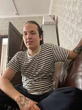 Snapshot of EvaMiron chatting on 03-11-25, 08:09 EvaMiron online show from 03-11-25, 08:09