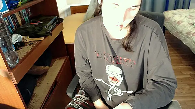 Snapshot of EvaMiron chatting on 03-12-25, 04:08 EvaMiron online show from 03-12-25, 04:08