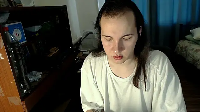 Snapshot of EvaMiron chatting on 03-14-25, 05:16 EvaMiron online show from 03-14-25, 05:16