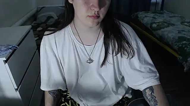 Snapshot of EvaMiron chatting on 09-16-25, 09:43 EvaMiron online show from 09-16-25, 09:43