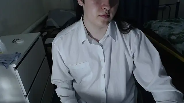 Snapshot of EvaMiron chatting on 09-17-25, 03:03 EvaMiron online show from 09-17-25, 03:03