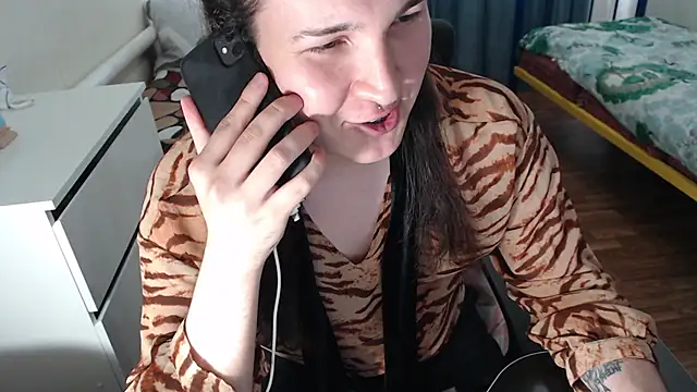 Snapshot of EvaMiron chatting on 09-19-25, 10:27 EvaMiron online show from 09-19-25, 10:27