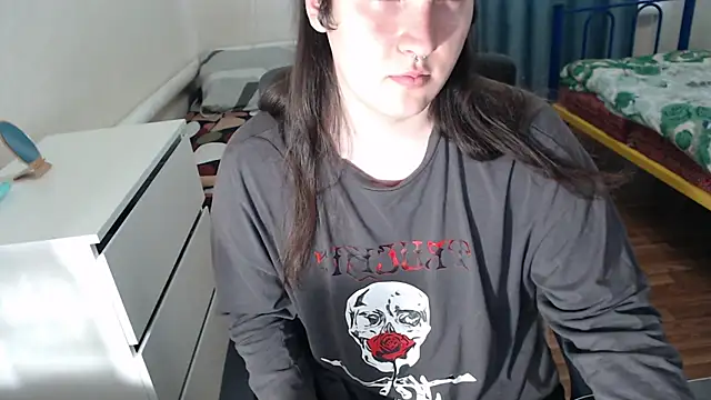 Snapshot of EvaMiron chatting on 09-27-25, 11:48 EvaMiron online show from 09-27-25, 11:48