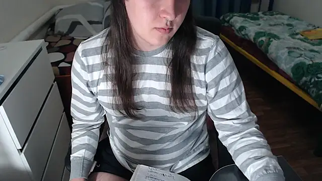 Snapshot of EvaMiron chatting on 10-01-25, 04:57 EvaMiron online show from 10-01-25, 04:57